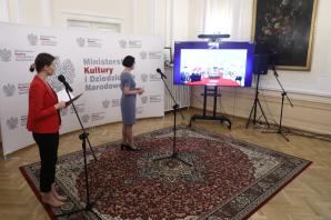 Tradycja dywanów kwiatowych na procesje Bożego Ciała wpisana na listę UNESCO